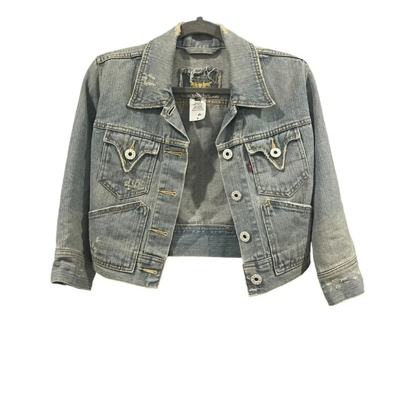 🧥 Levi’s Denim Jacket 💙 Distressed Medium Wash Jean Trucker Style M 🧥 - Picture 1 of 3